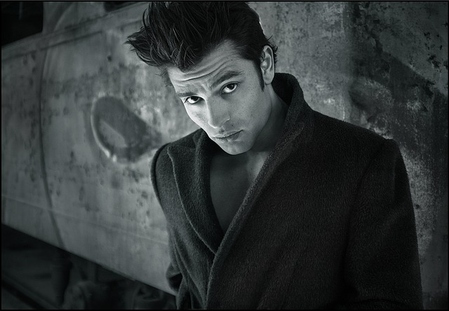 black-and-white-1283231_640